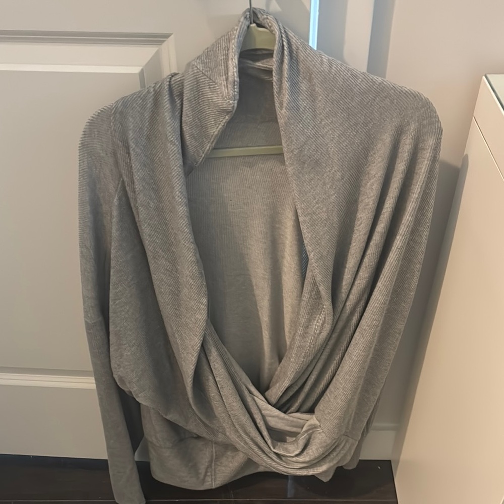 Elegant Gray Women's Sweater